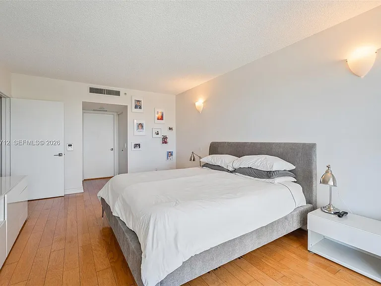 21205 Yacht Club Dr #805 — Photo 18