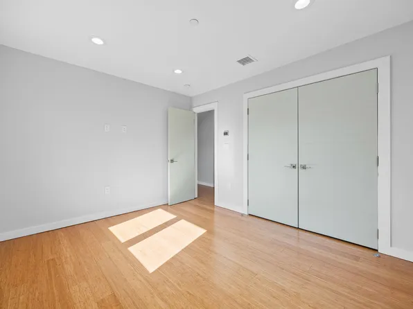 139 Highland Avenue image 21 of 26