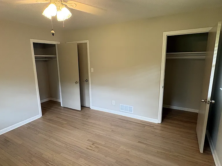 1262 Robert Ln — Photo 19