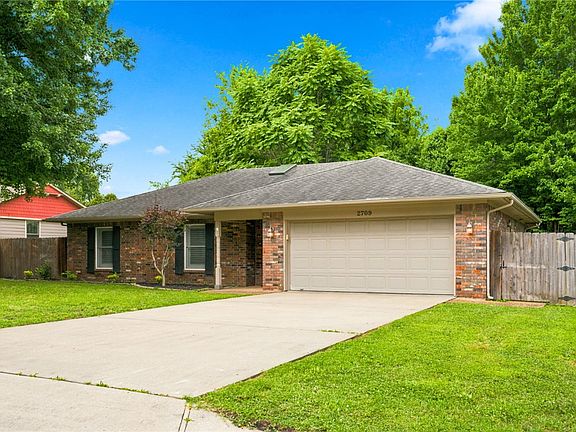 4th image of 2709 N Wakefield Pl