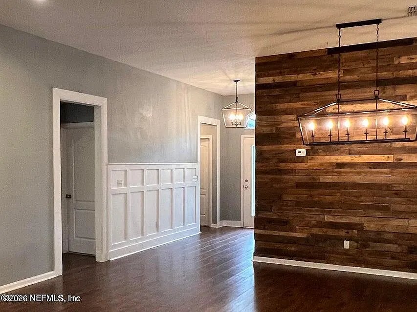 4 bed, 2.0 bath, 1724 sqft, $2,300 — Photo 4