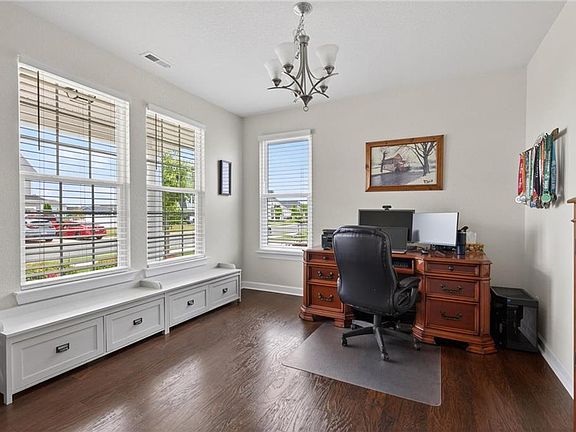 4th image of 117 Moorland Way