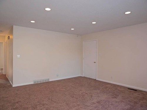 5th image of 860 E Galena Dr