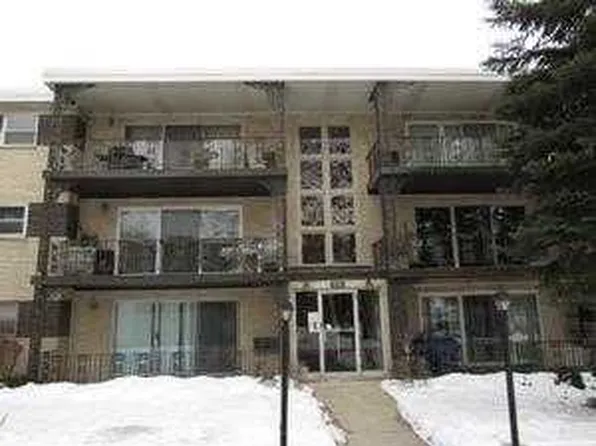 945 8th Ave APT 3-11, La Grange, IL 60525