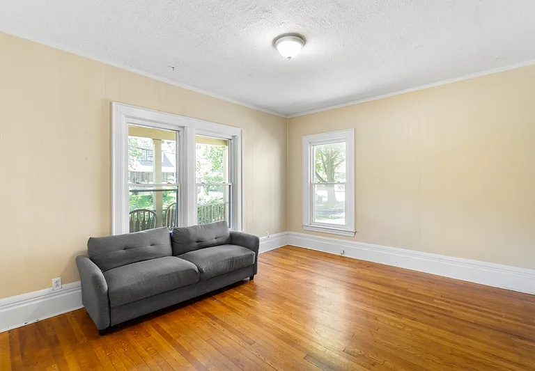 247 Roosevelt Ave #1 — Photo 4