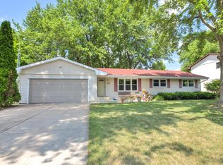 203 Felmley Dr, Normal, IL 61761