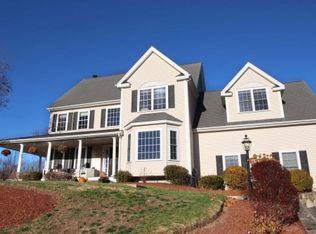 16 Harmony Trl, Hopedale, MA 01747