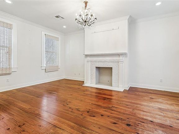 2nd image of 5819 Vicksburg St