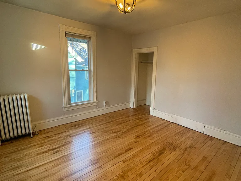 1050 13th Ave SE #1 — Photo 5