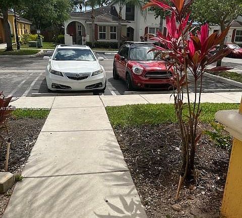 4th image of 1040 NE 42nd Pl