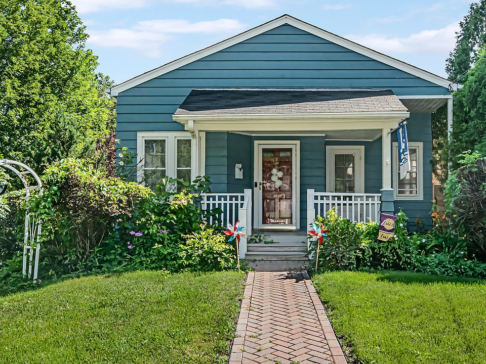 1st image of 899 Pleasant Ave