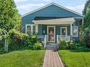 899 Pleasant Ave, Highland Park, IL 60035