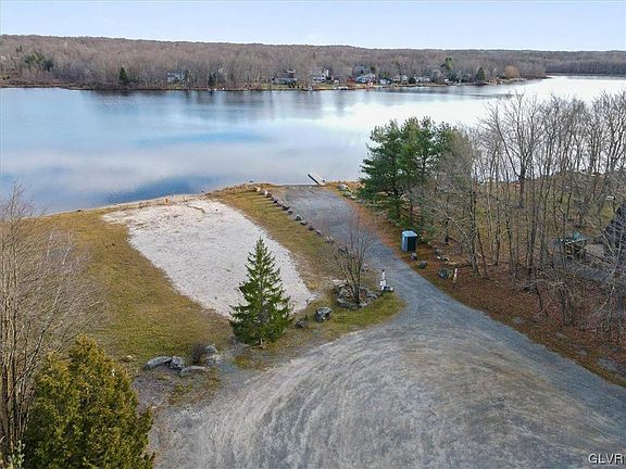 3rd image of 6082 Boardwalk Dr
