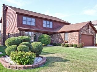 739 Yorkshire Ln, Des Plaines, IL 60016