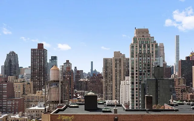 Rented by UbiQ NY | media 6