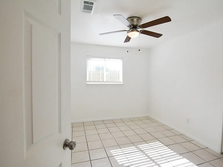 3229 Scotch Moss Ln — Photo 5