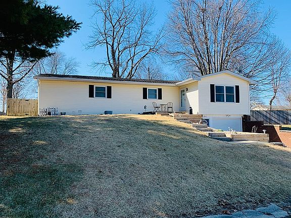 2nd image of 604 Grandview Dr