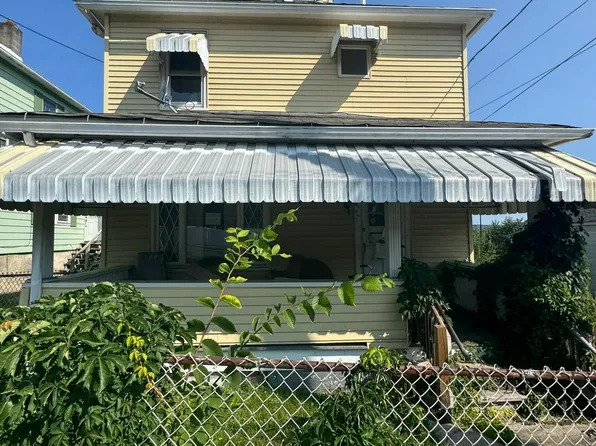 17 Pulaski St, Hanover Township, PA 18706