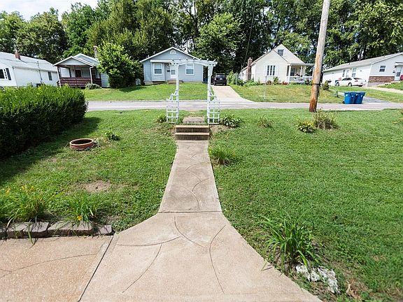 4th image of 3704 Marvin Ave