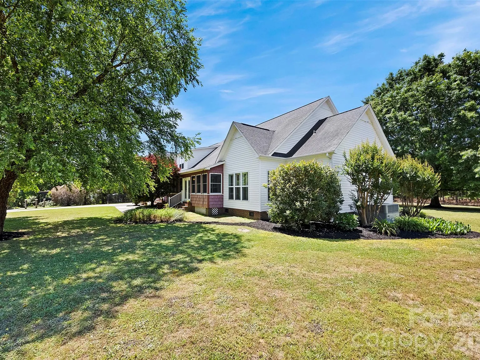 4 bed, 4.0 bath, 3170 sqft, $3,795 — Photo 2