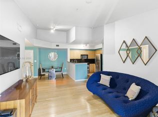 6861 SW 44th St APT 304, Miami, FL 33155