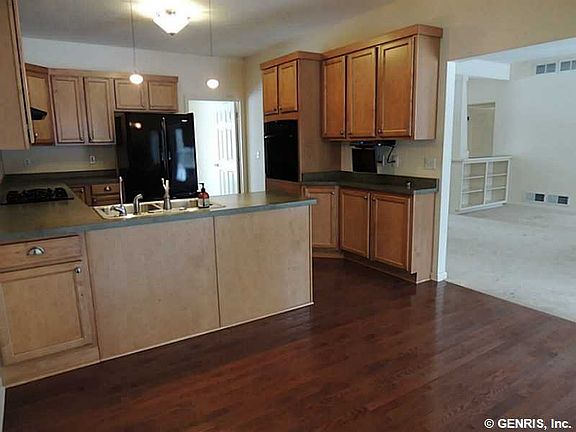 3rd image of 178 Spencer Ln