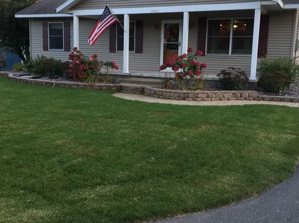 2233 Huron St, Marquette, MI 49855