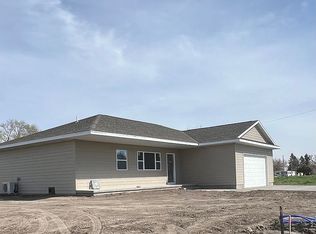 912 B St, Overton, NE 68863