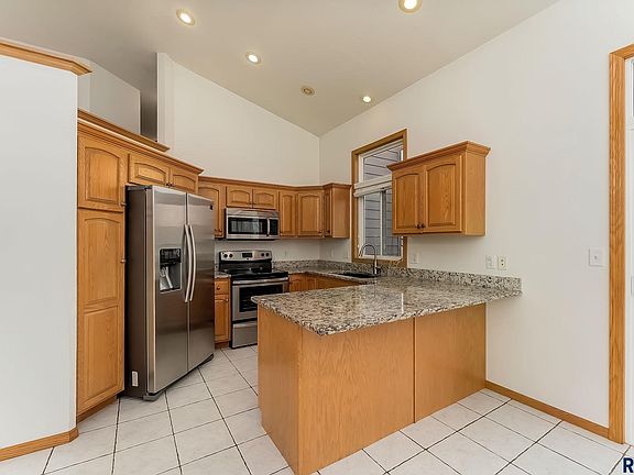 2nd image of 3008 W Courtyard Ln