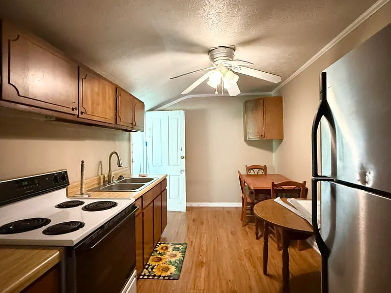 307 E Spring St #1 — Photo 7