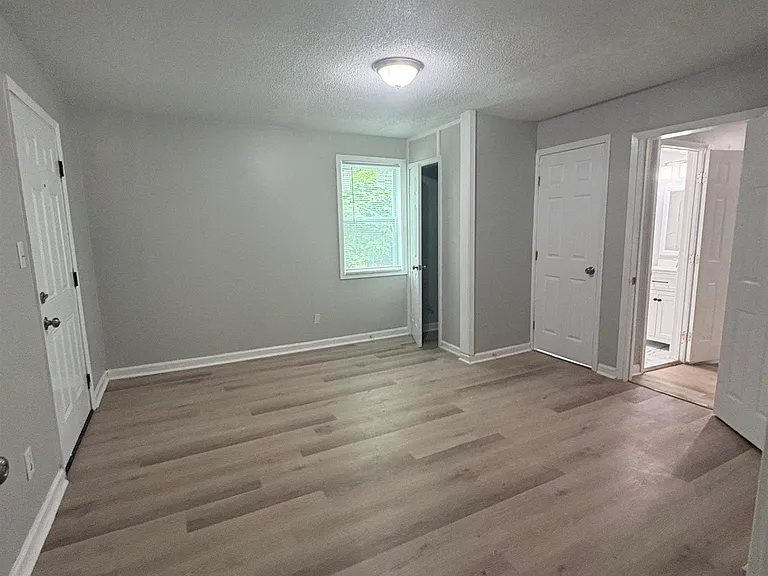 945 Nora Rd — Photo 9