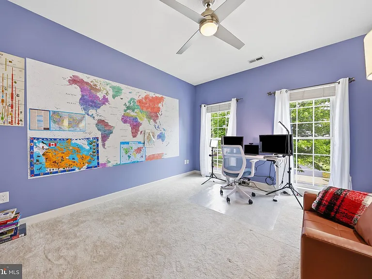 3852 Glasgow Way — Photo 31