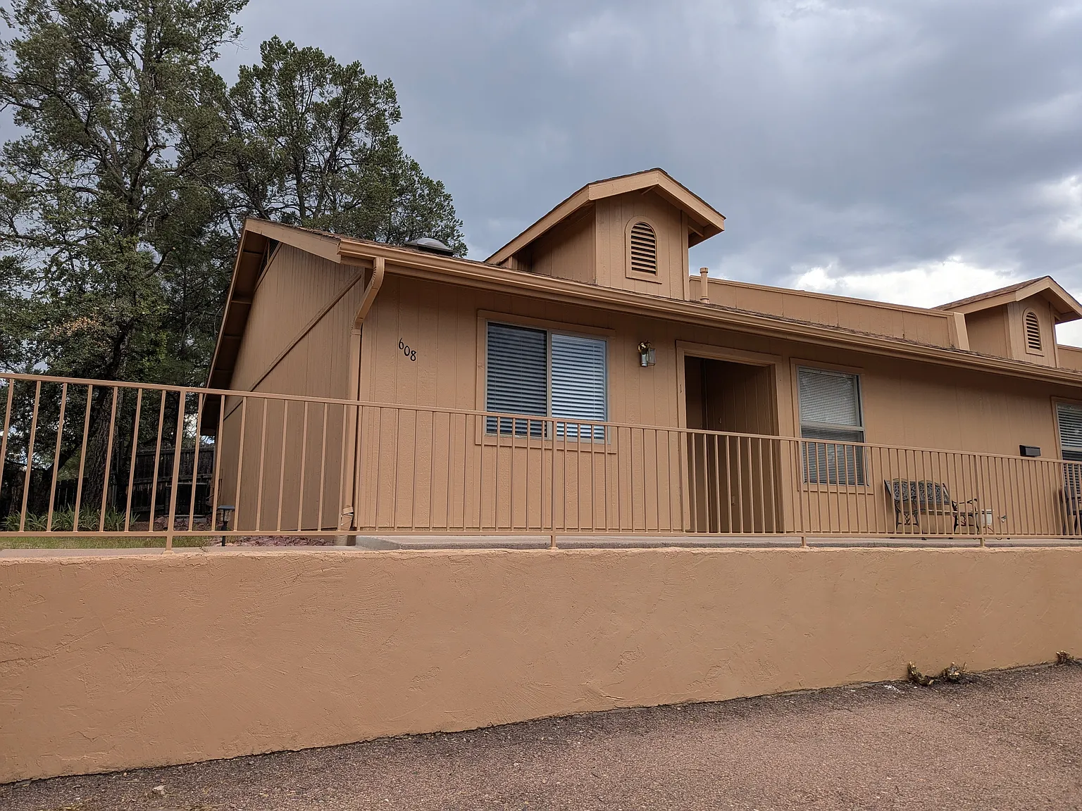 2 bed, 700 sqft, $1,550 — Photo 2