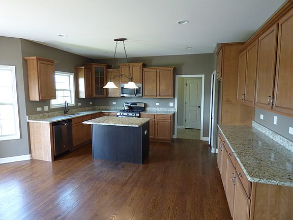 3rd image of 16737 W Huntington Dr