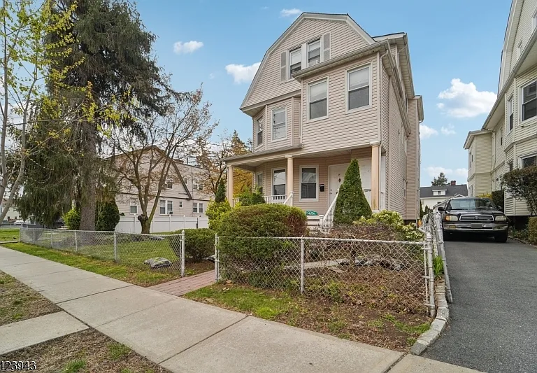50 Riggs Pl #2 — Photo 2