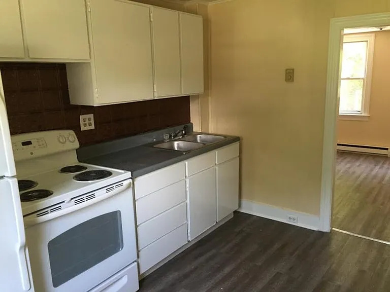119 W Chapel Ave — Photo 10
