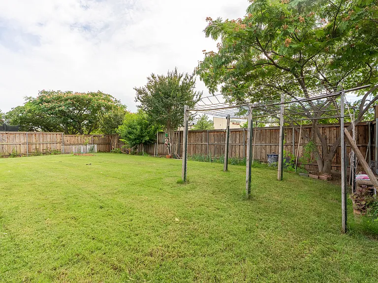 2324 Crestridge Dr — Photo 28