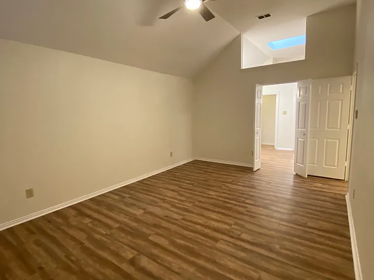 4644 Booth Dr — Photo 3