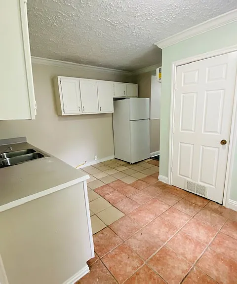 926 W Oak Ave — Photo 7
