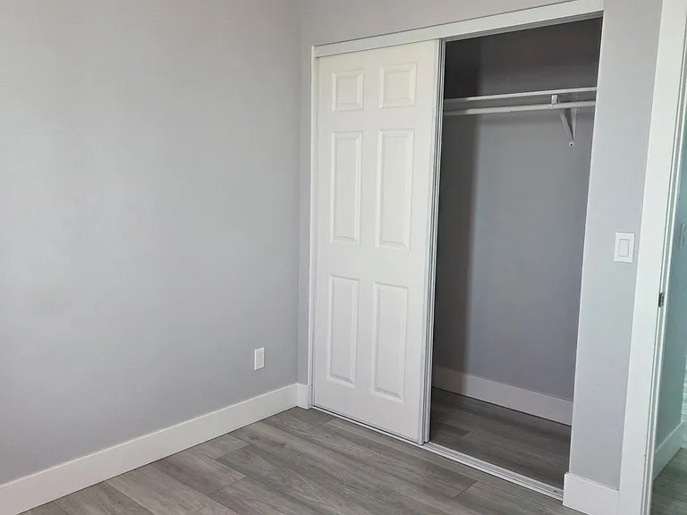 2423 Baily Ave — Photo 6