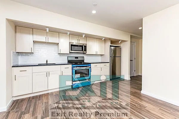 Rented by EXIT Realty Premium | media 15