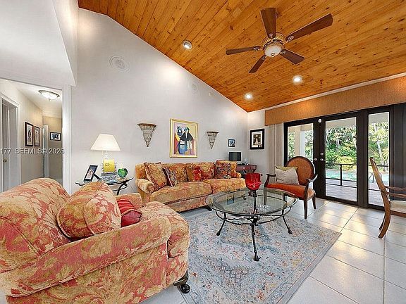 5th image of 9400 SW 100th Avenue Rd