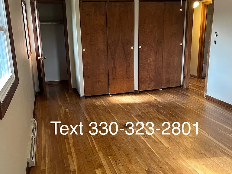 5855 Lawnview St NW — Photo 9