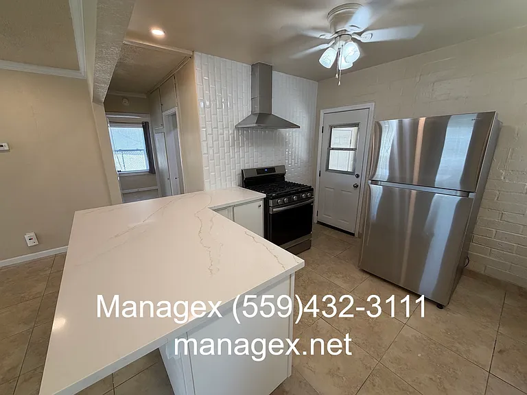 335 Oxford Ave — Photo 8