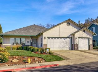 494 Pinnacle Rdg, Eagle Pt, OR 97524