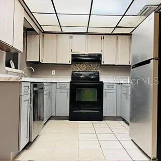 3 bed, 2.0 bath, 1200 sqft, $1,900 — Photo 2