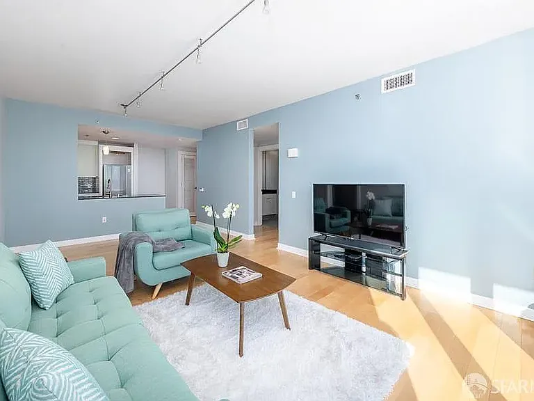 501 Beale St #8B — Photo 4