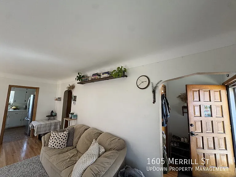 1605 Merrill St — Photo 3