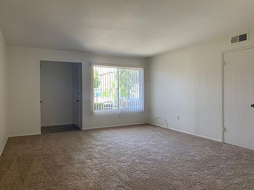 4th image of 339 W Kelly Ave APT B