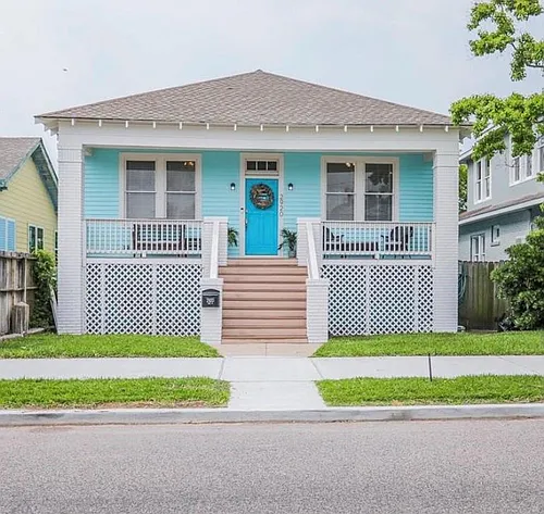 2920 Avenue Q Photo 1